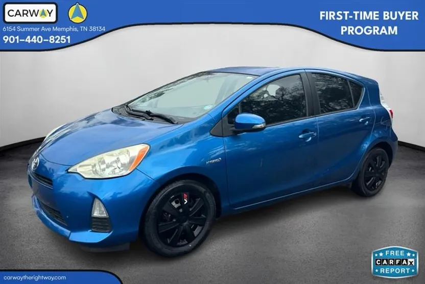 2010 Toyota Prius Three photo 1