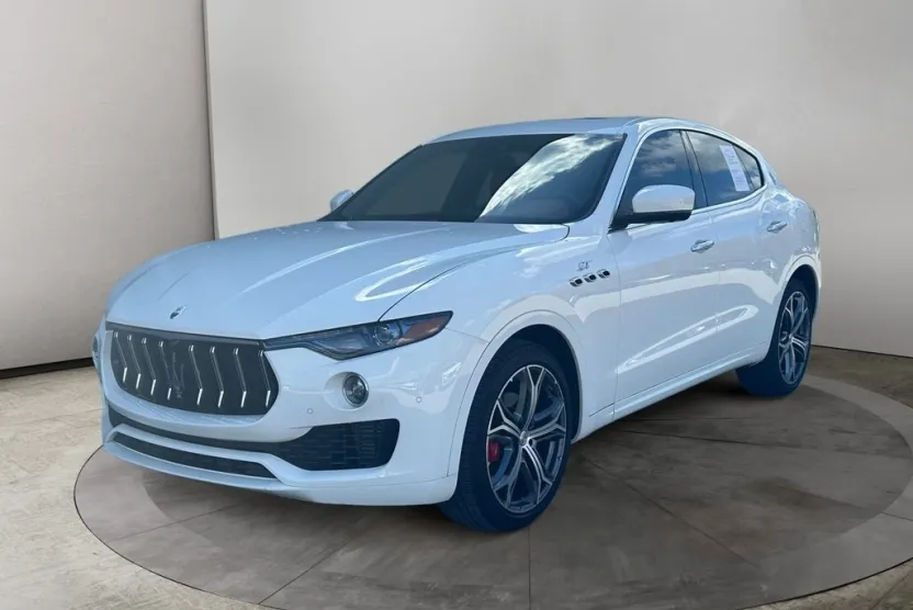 2023 Maserati Levante GT photo 1