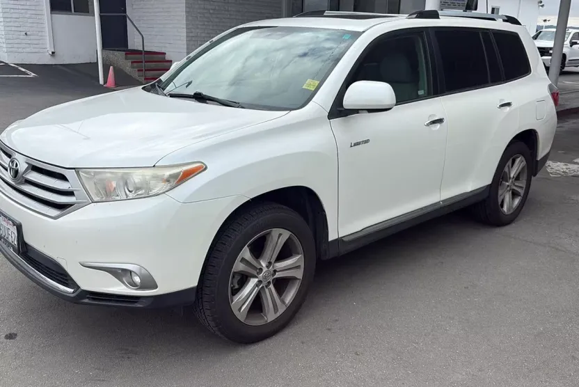 2012 Toyota Highlander Limited photo 1