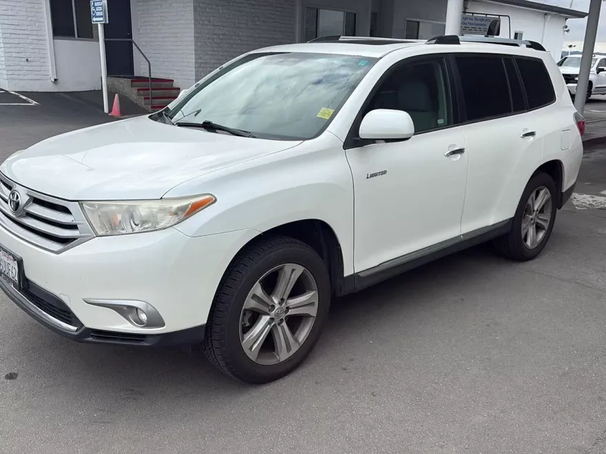 2012 Toyota Highlander Limited photo 1