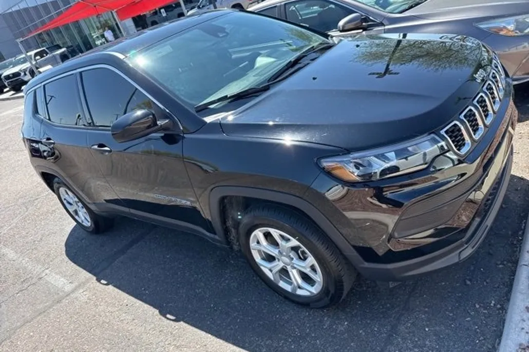 2024 Jeep Compass Sport photo 1