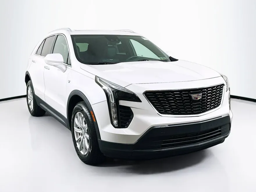 2022 Cadillac XT4 Luxury photo 1