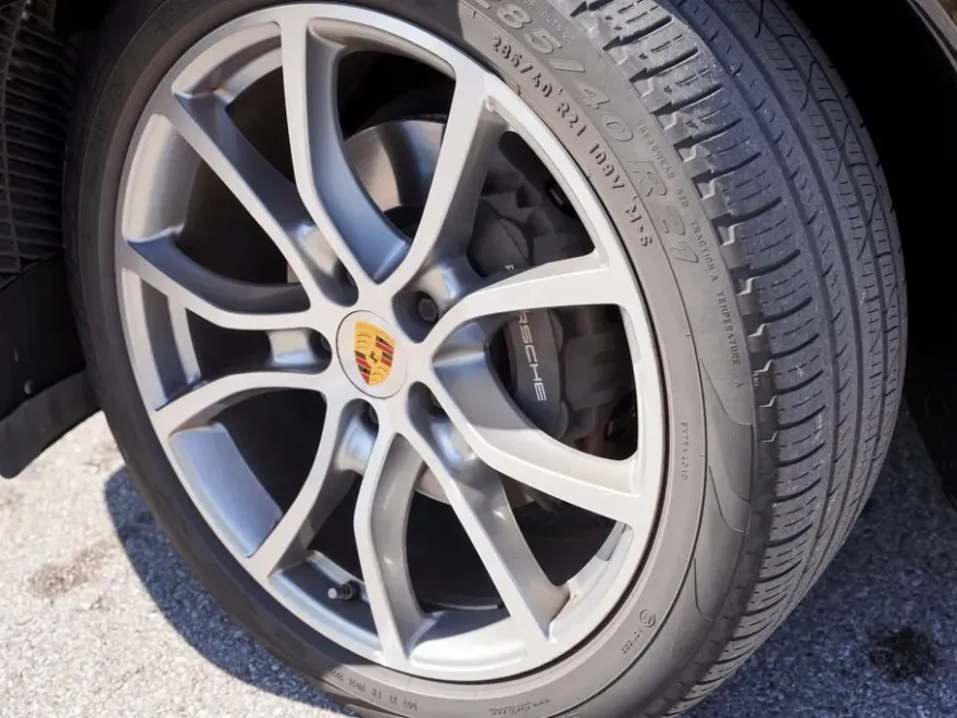 2021 Porsche Cayenne E-Hybrid Base photo 1