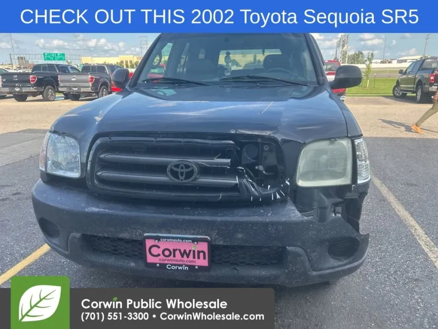 2002 Toyota Sequoia SR5 photo 1