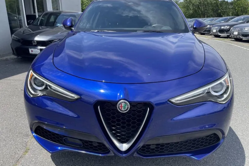 2022 Alfa Romeo Stelvio Ti photo 1