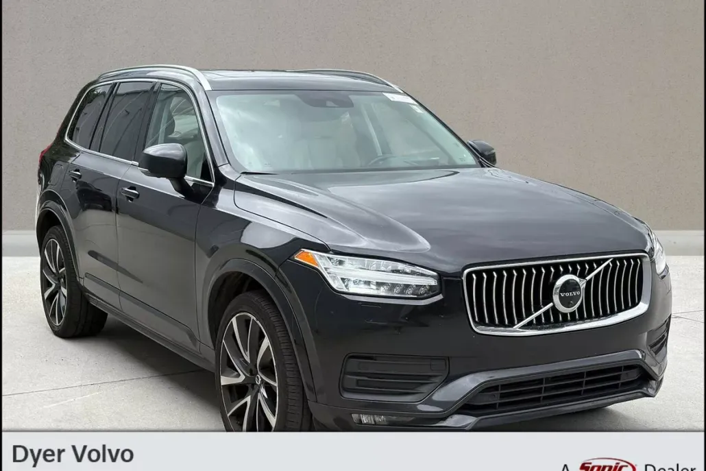 2022 Volvo XC90 Momentum photo 1