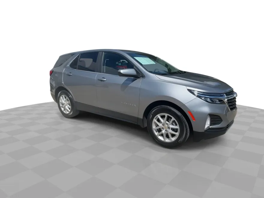 2023 Chevrolet Equinox LT photo 1