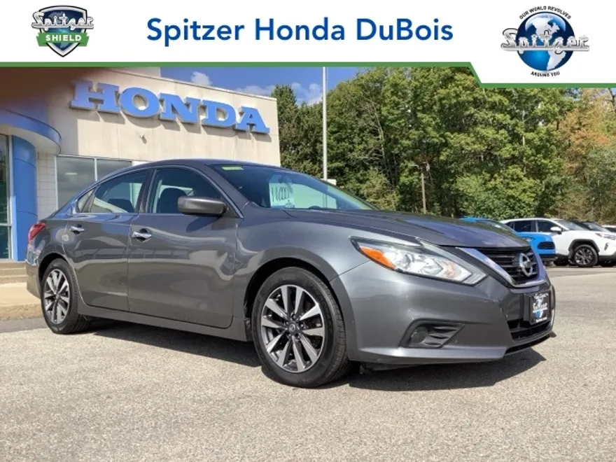 2017 Nissan Altima 2.5 SV photo 1