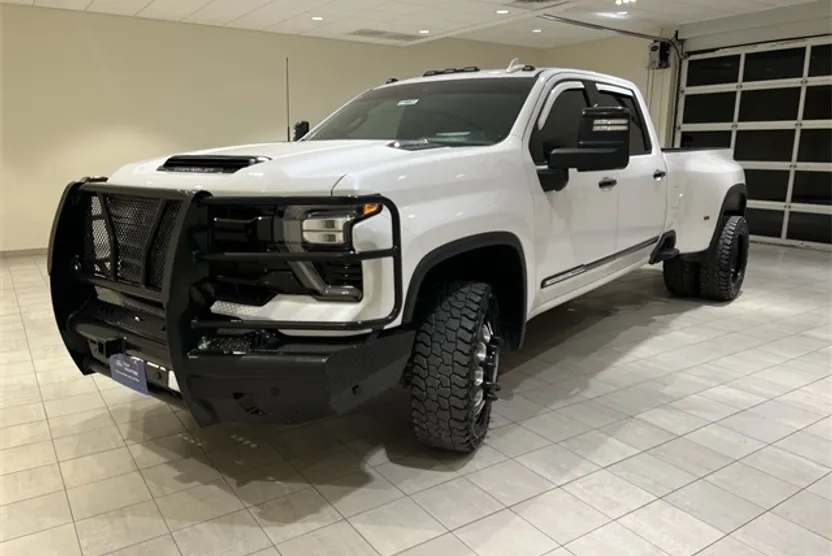 2024 Chevrolet Silverado 3500HD High Country photo 1