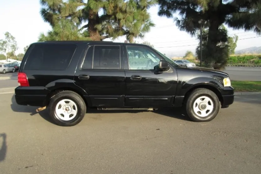 2004 Ford Expedition XLT photo 1