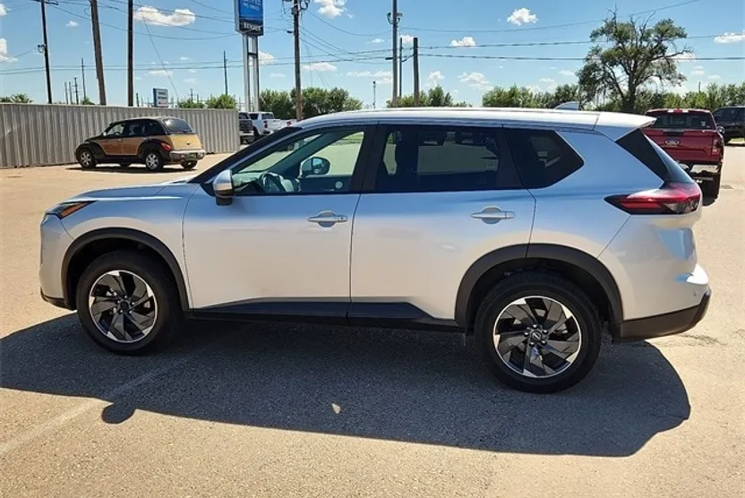 2024 Nissan Rogue SV photo 1