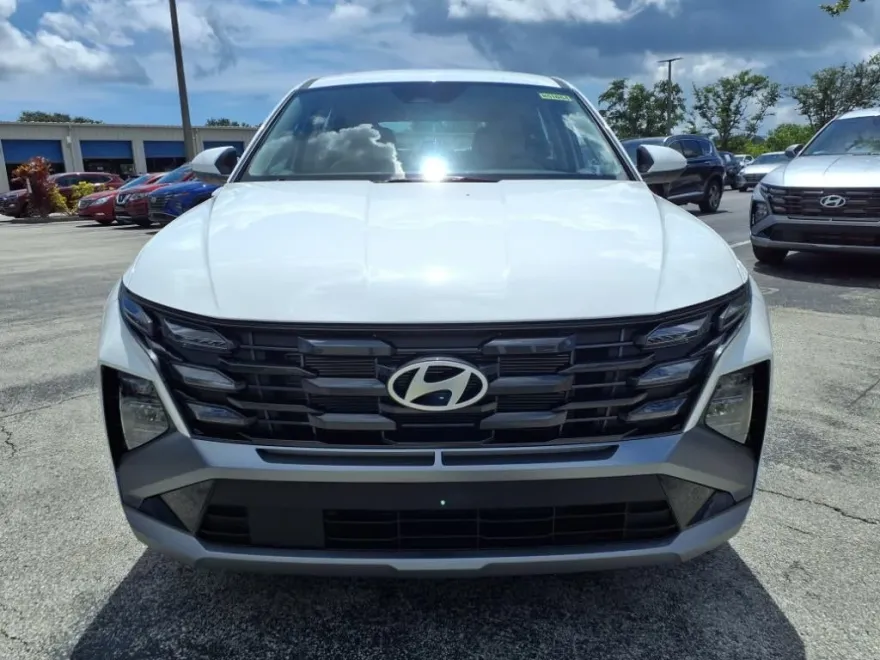 2026 Hyundai Tucson SE photo 1