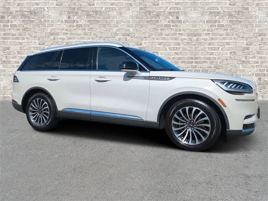 2022 Lincoln Aviator Reserve photo 1