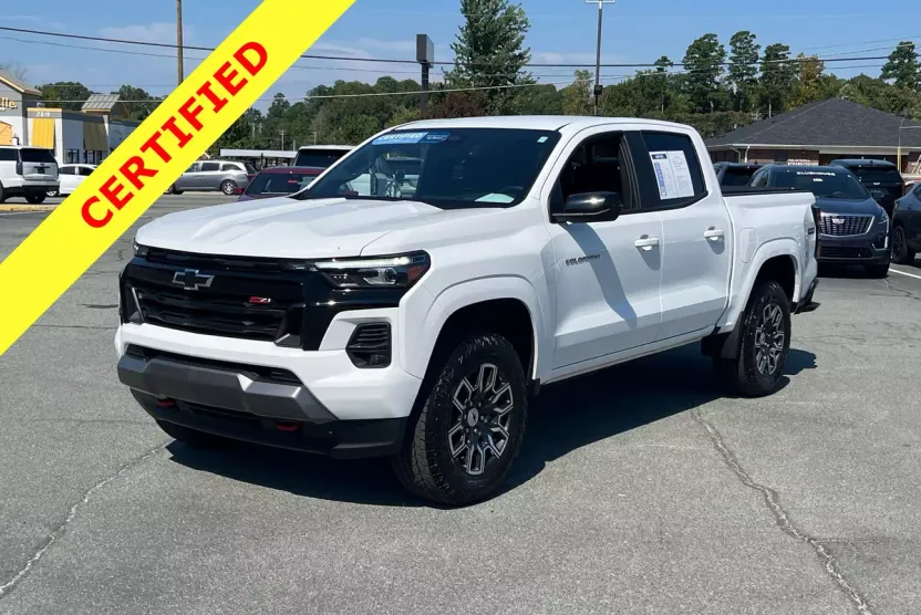2023 Chevrolet Colorado Z71 photo 1