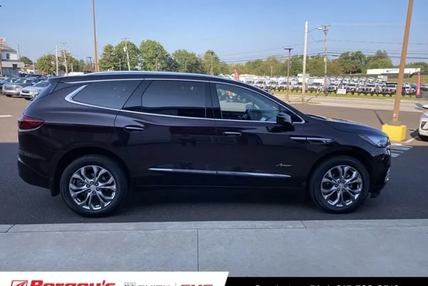 2021 Buick Enclave Avenir photo 1