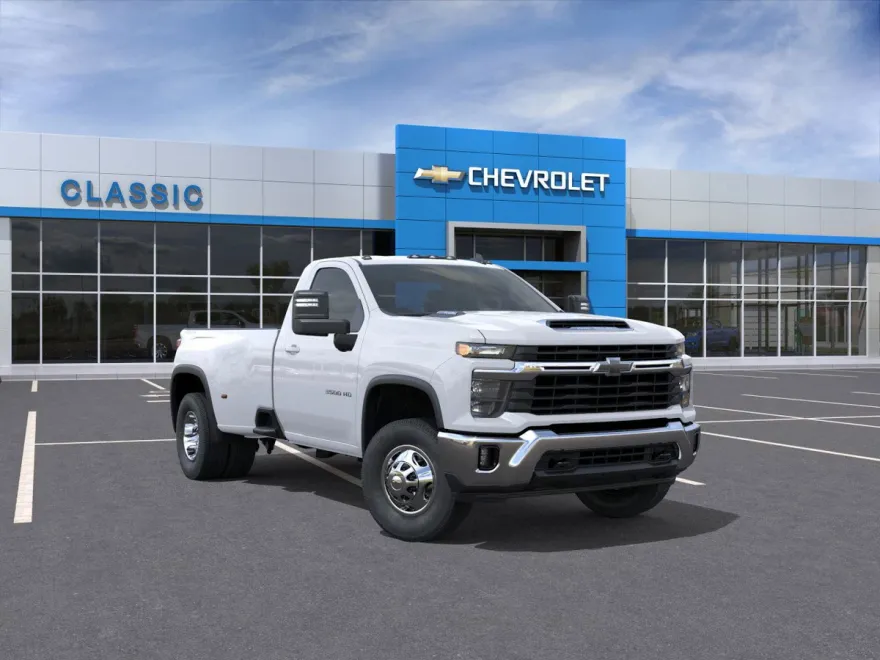2026 Chevrolet Silverado 3500HD photo 1