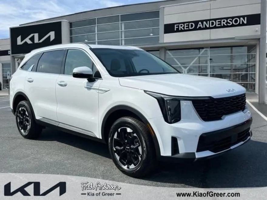 2025 Kia Sorento S photo 1