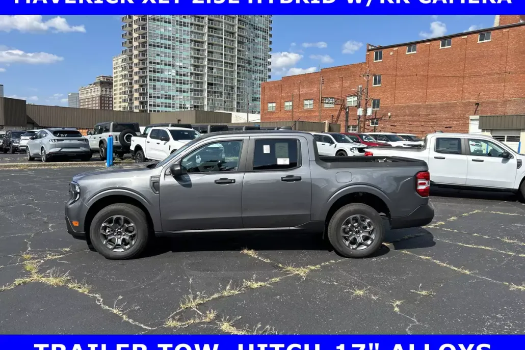 2025 Ford Maverick XLT photo 1