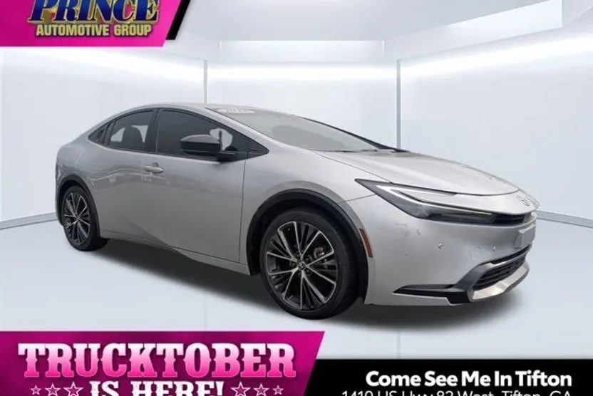 2023 Toyota Prius XLE photo 1