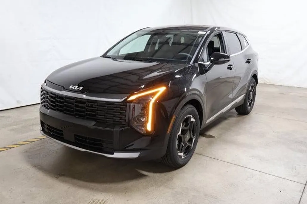 2026 Kia Sportage EX photo 1