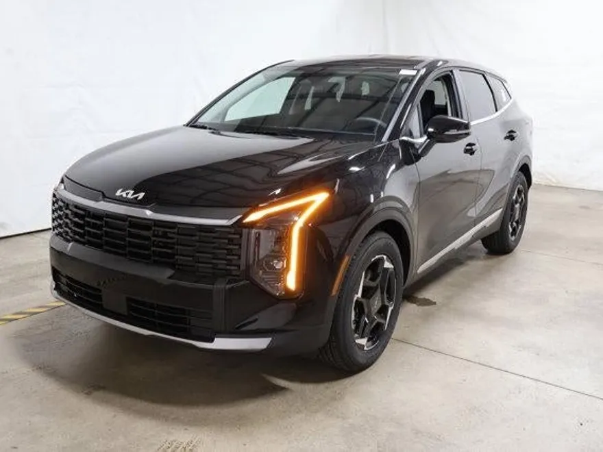2026 Kia Sportage EX photo 1