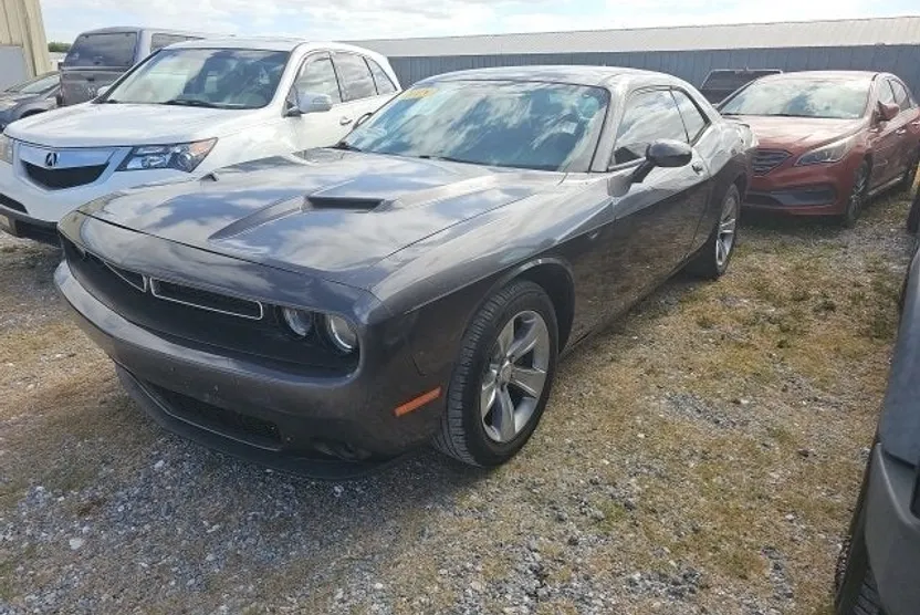 2018 Dodge Challenger SXT Plus photo 1