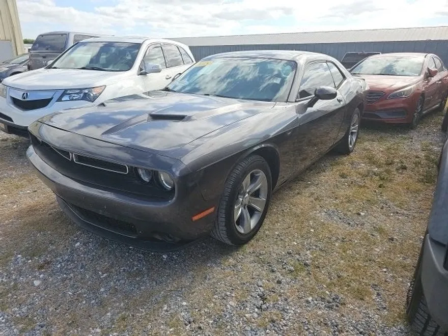 2018 Dodge Challenger SXT Plus photo 1