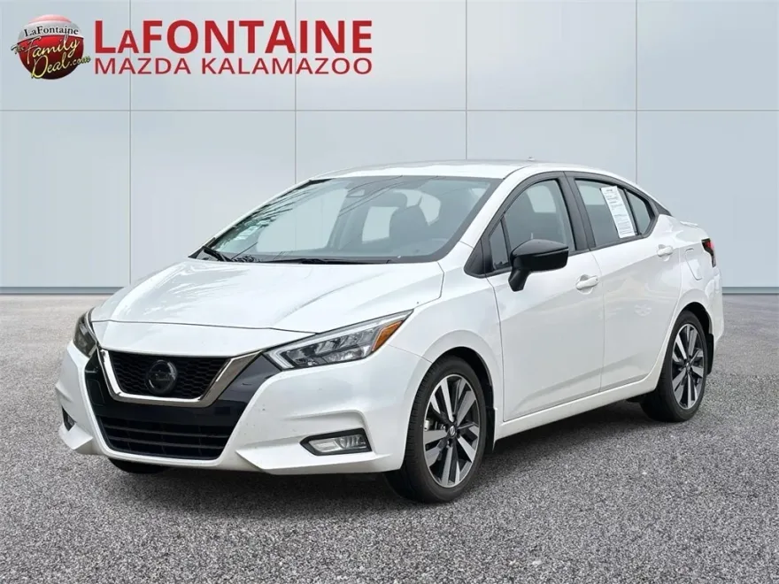 2021 Nissan Versa 1.6 SR photo 1