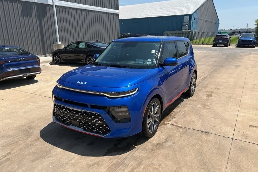 2022 Kia Soul GT-Line Turbo photo 1