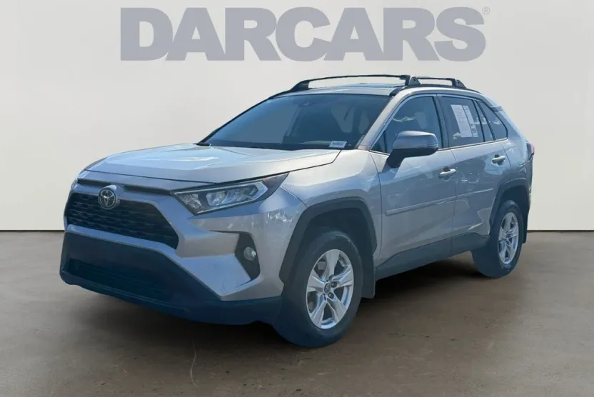 2019 Toyota RAV4 XLE photo 1