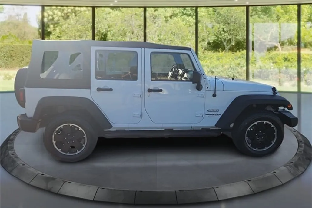 2015 Jeep Wrangler Unlimited Sport photo 1