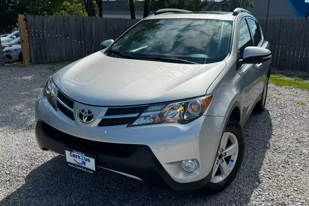2013 Toyota RAV4 XLE photo 1