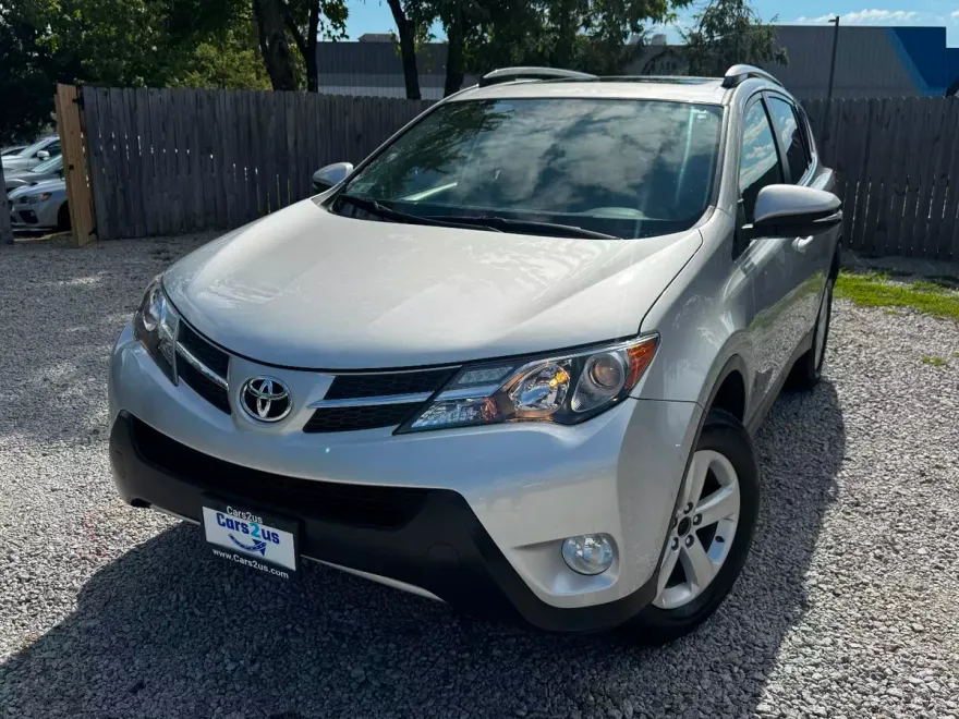 2013 Toyota RAV4 XLE photo 1