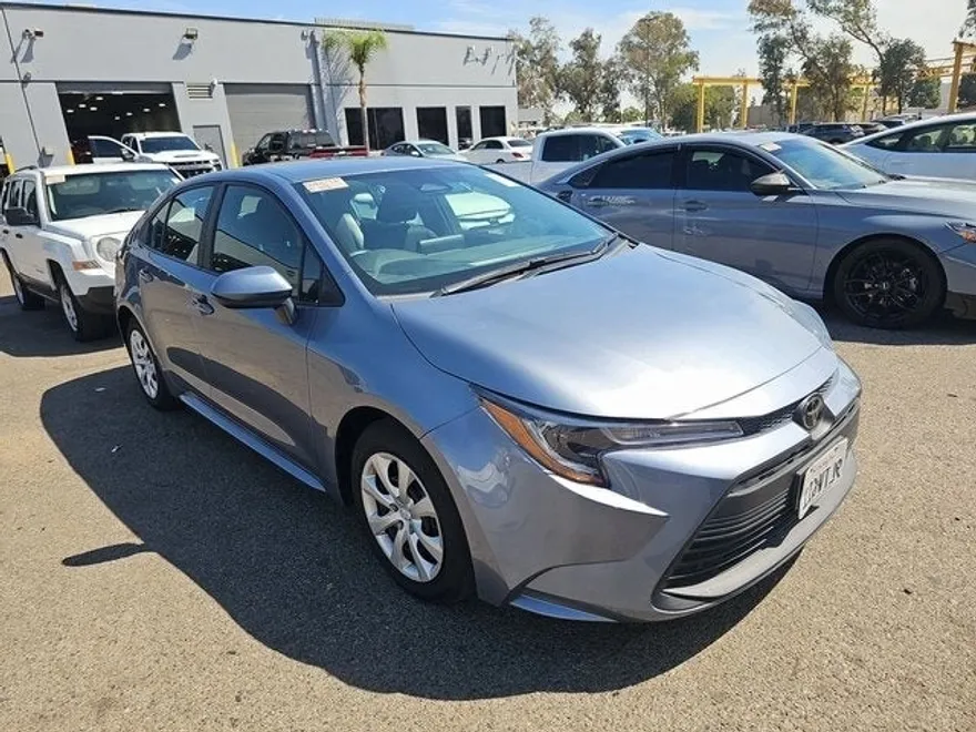 2024 Toyota Corolla LE photo 1