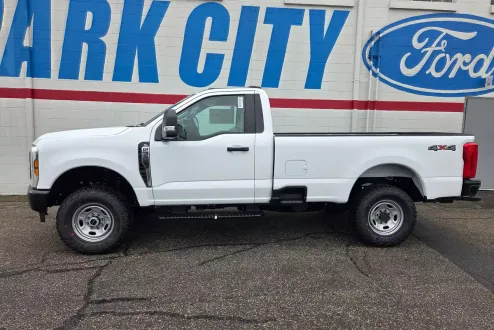 2025 Ford F-350 XL photo 2