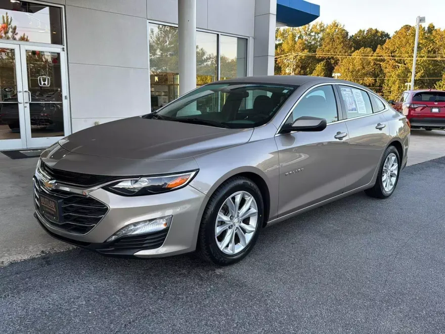 2023 Chevrolet Malibu 1LT photo 1
