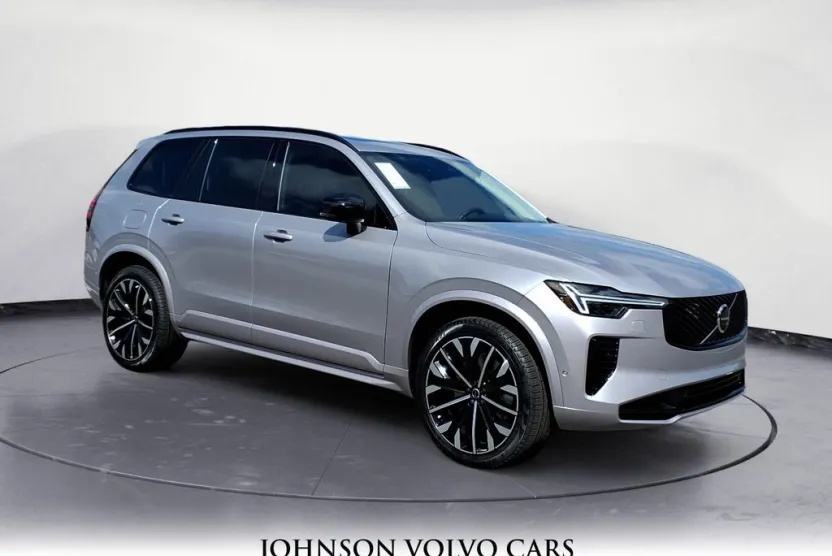 2026 Volvo XC90 T8 photo 1