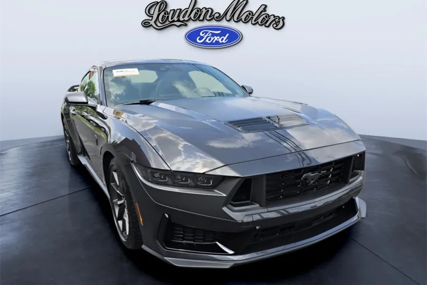 2024 Ford Mustang Dark Horse photo 1