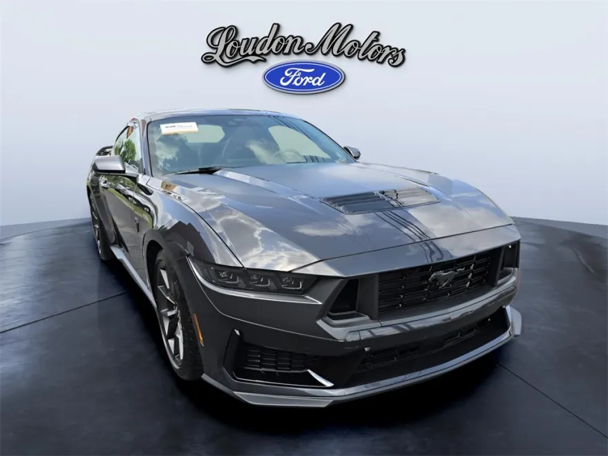 2024 Ford Mustang Dark Horse photo 1