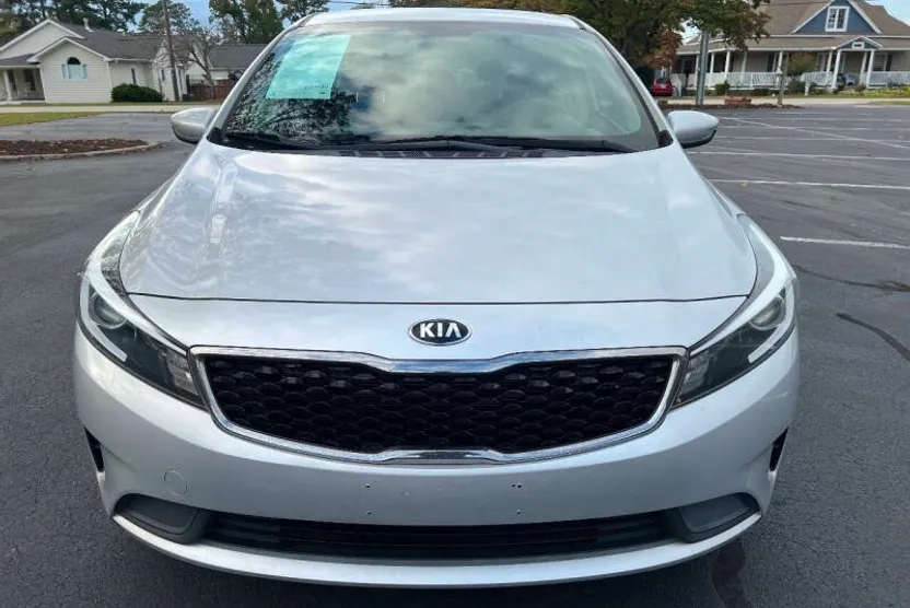 2017 Kia Forte S photo 1