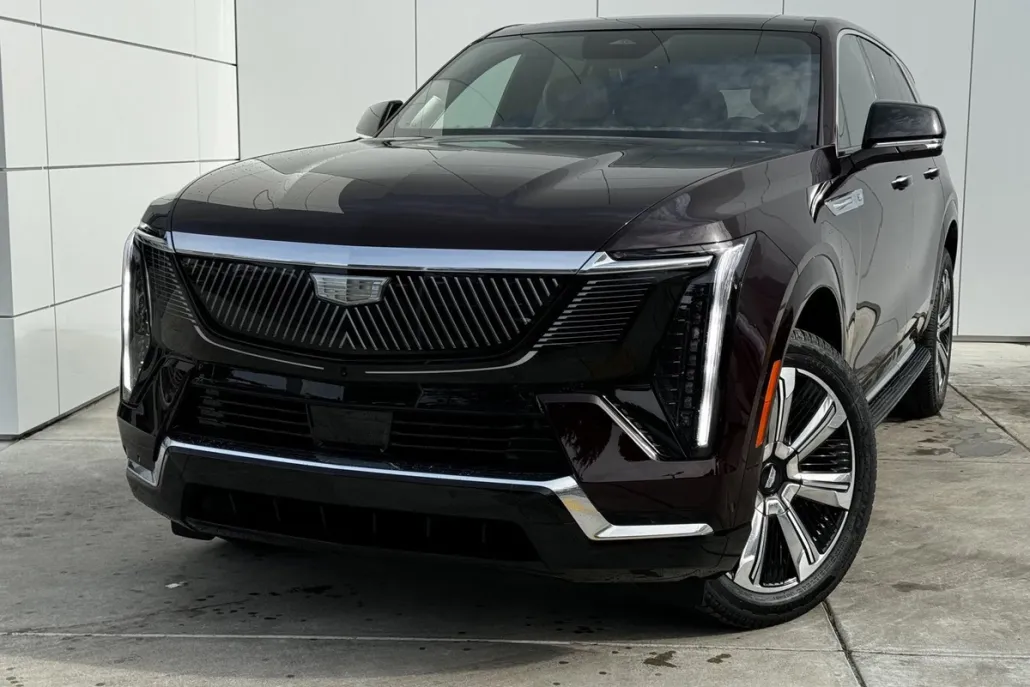 2025 Cadillac Escalade IQ Luxury photo 1