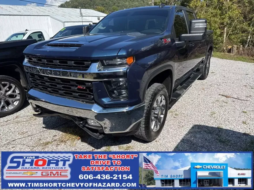 2022 Chevrolet Silverado LT photo 1