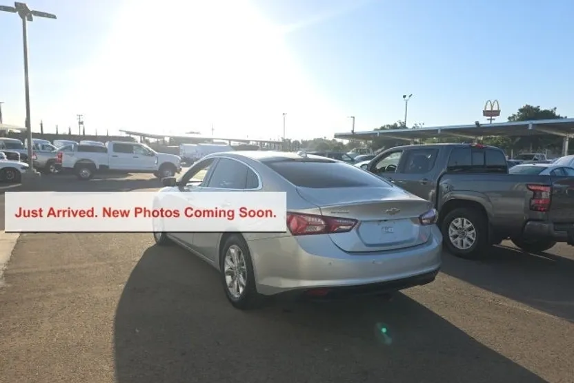 2021 Chevrolet Malibu 1LT photo 1