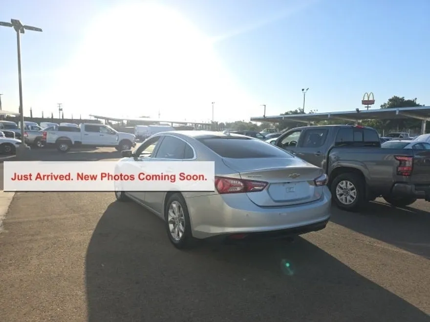 2021 Chevrolet Malibu 1LT photo 1