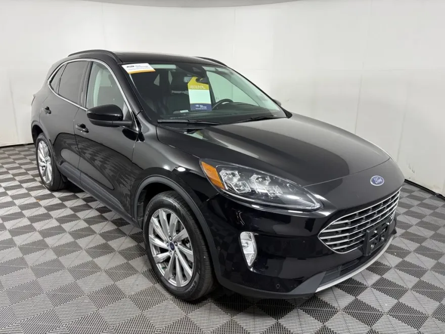 2022 Ford Escape Titanium photo 1