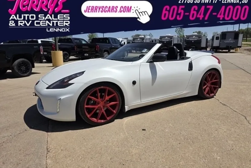 2016 Nissan 370Z Touring photo 1