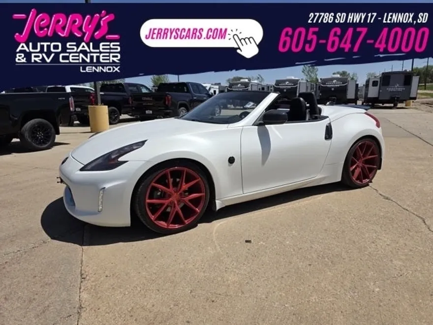 2016 Nissan 370Z Touring photo 1