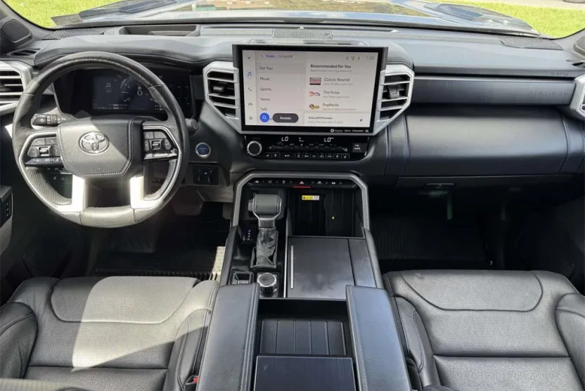 2023 Toyota Tundra Platinum CrewMax photo 1