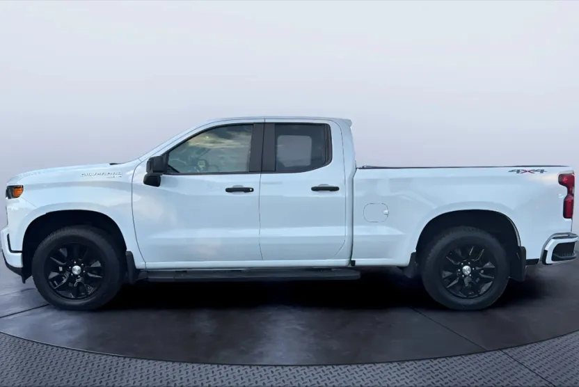 2019 Chevrolet Silverado 1500 Custom photo 1