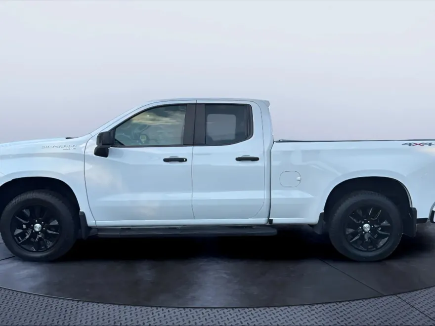 2019 Chevrolet Silverado 1500 Custom photo 1